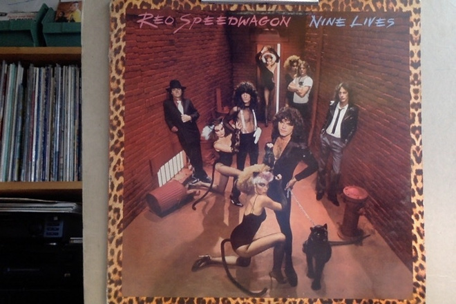 REO SPEEDWAGON  ::  NINE LIVES  ::  VINYYLI  LP    1979  !