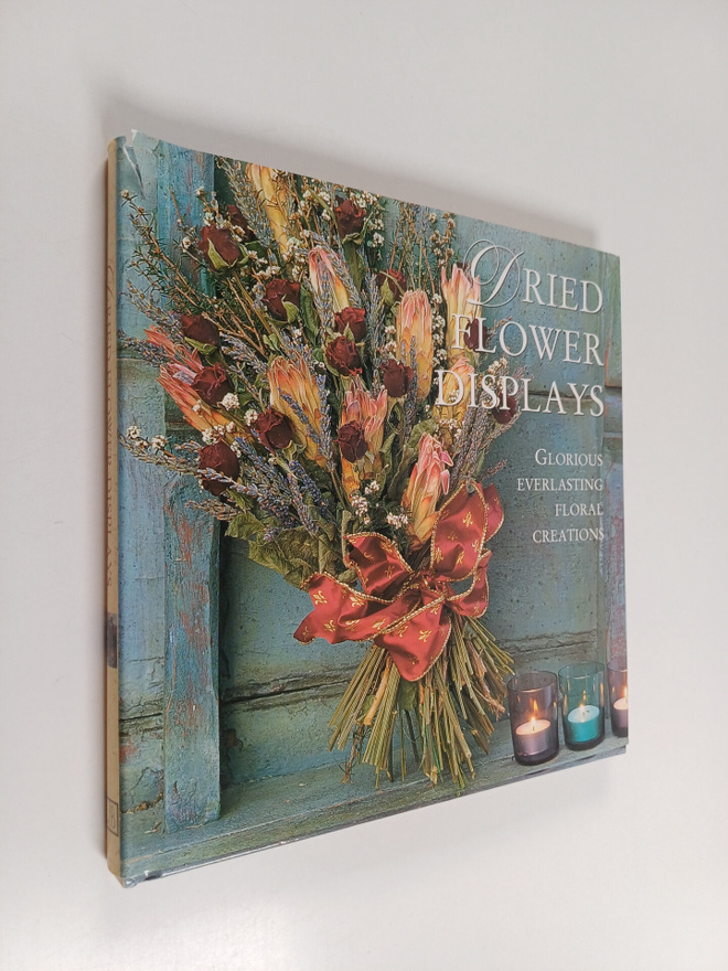 Dried flower displays : Dried flower displays