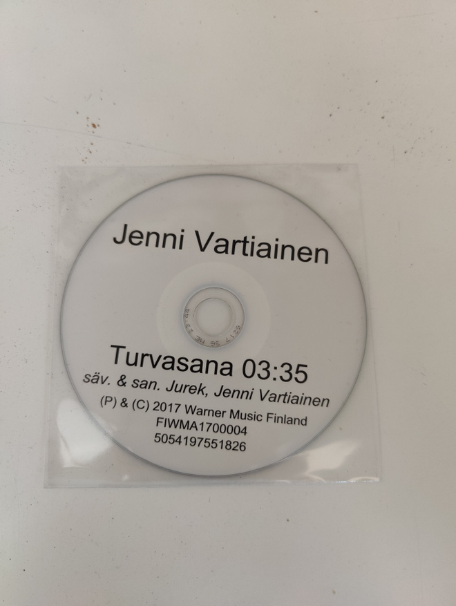 Jenni Vartiainen; Turvasana (CDS)