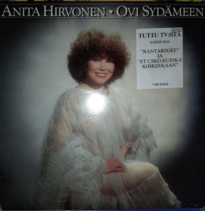Naissolistien Suomi-iskelmää