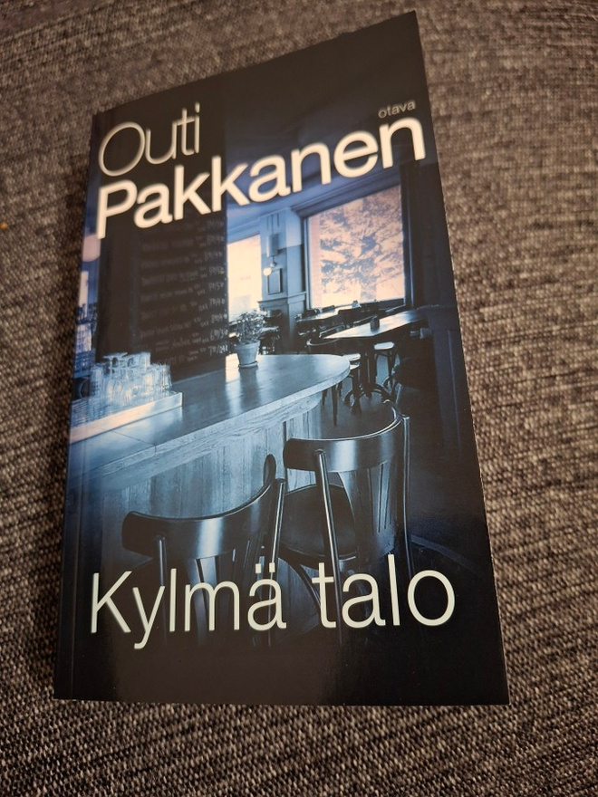 Outi Pakkanen: Kylmä talo
