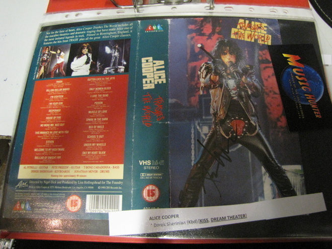 ALICE COOPER TRASHES THE WORLD VHS KANNET+SHERINIAN NIMMARI