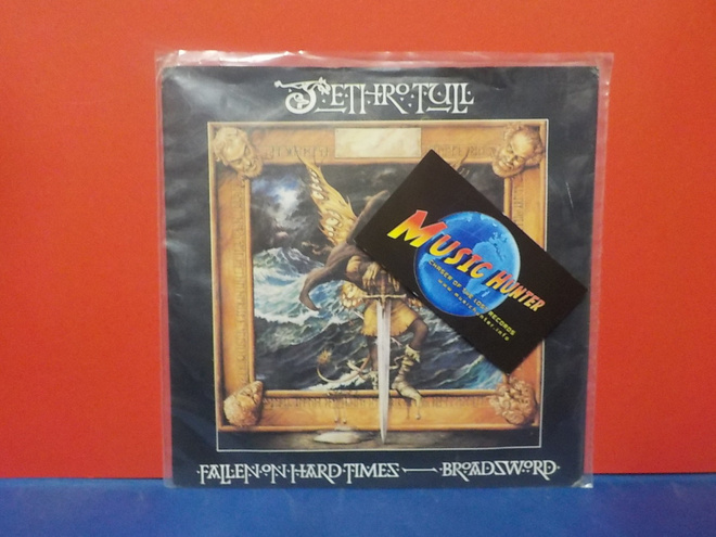 JETHRO TULL - FALLEN ON HARD TIMES EX/EX- UK -82 7"
