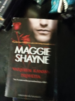 Maggie Shayne Varjojen kansan profeetta