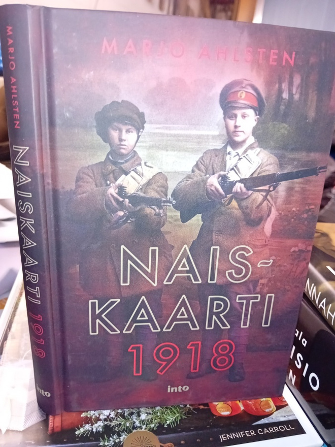 Marjo Ahlsten : Naiskaarti 1918 ( SIS POSTIKULU ) SIGNED