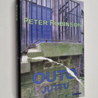 Peter Robinson : Outo juttu - pikkukuva 1
