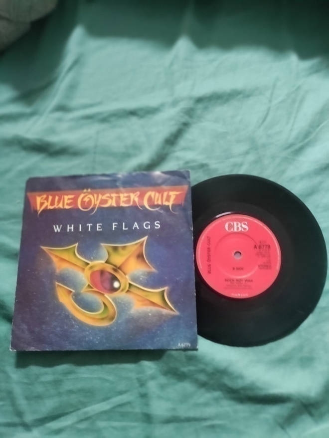 BLUE ÖYSTER CULT-white flags 7" uk