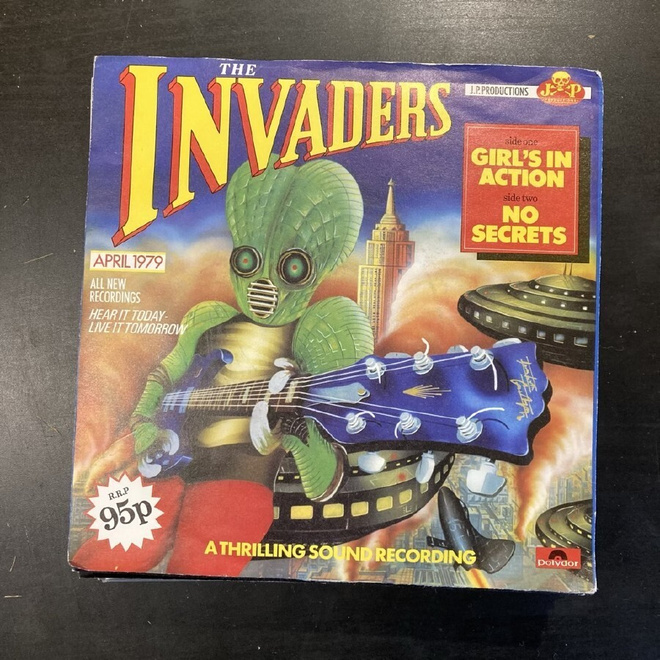Invaders - Girl's In Action 7''