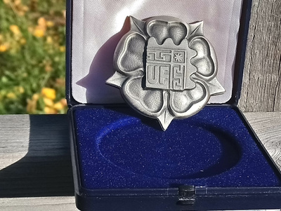 Upseeri merkki heraldinen Ruusuke. Halkaisija - 557 mm