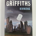Elly Griffiths : Kivikehä - pikkukuva 1