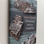 Veera Ikonen : Pimeässä syttyy majakka - pikkukuva 1