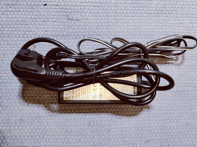 HP virtalähde 18V 2.23A power supply