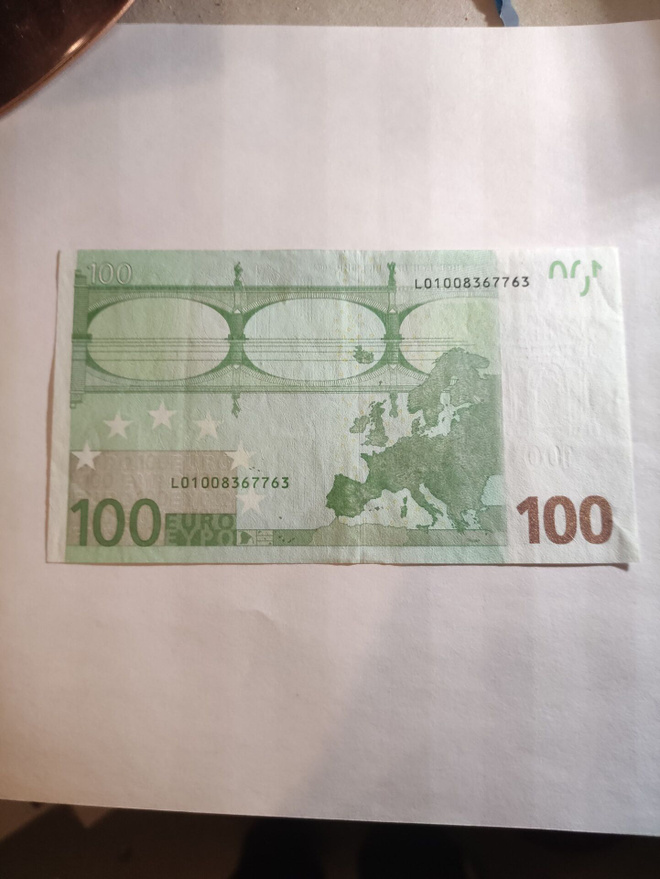 100 euroa