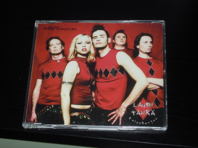 Lauri Tähkä & Elonkerjuu:Papukaija  -cds  (2004)