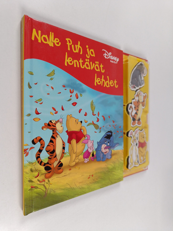 Nalle Puh ja lentävät lehdet