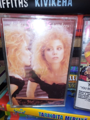 C-KASETTI Audrey Landers : Secrets ( SIS POSTIKULU)