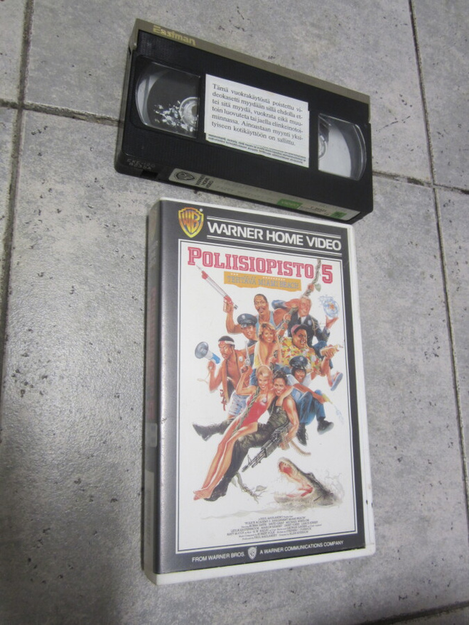 POLIISIOPISTO 5 - VANHA ISOPPAINEN VHS