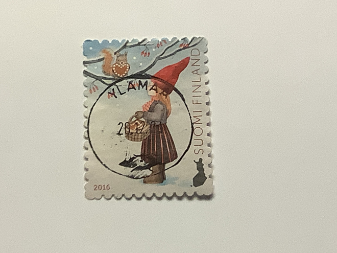 2453 / 2016 Joulu - Tyttö ja orava  o leimattu