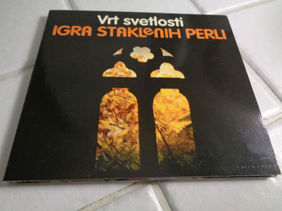 IGRA STAKLENIH PERLI - Vrt svetlosti. 1980  CD