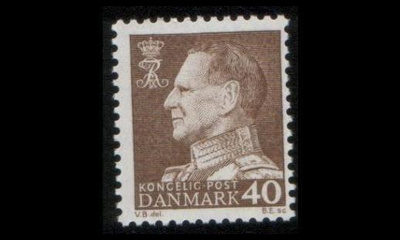 Tanska 428y ** Frederik IX 40 öre ruskea y-paperi (1965)