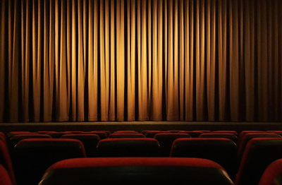 Finnkino Premium  -yrityslippu + herkkulippu