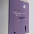 Elisa Tiilikainen : Jakamattomat hetket : yksinäisyyden k... - pikkukuva 1