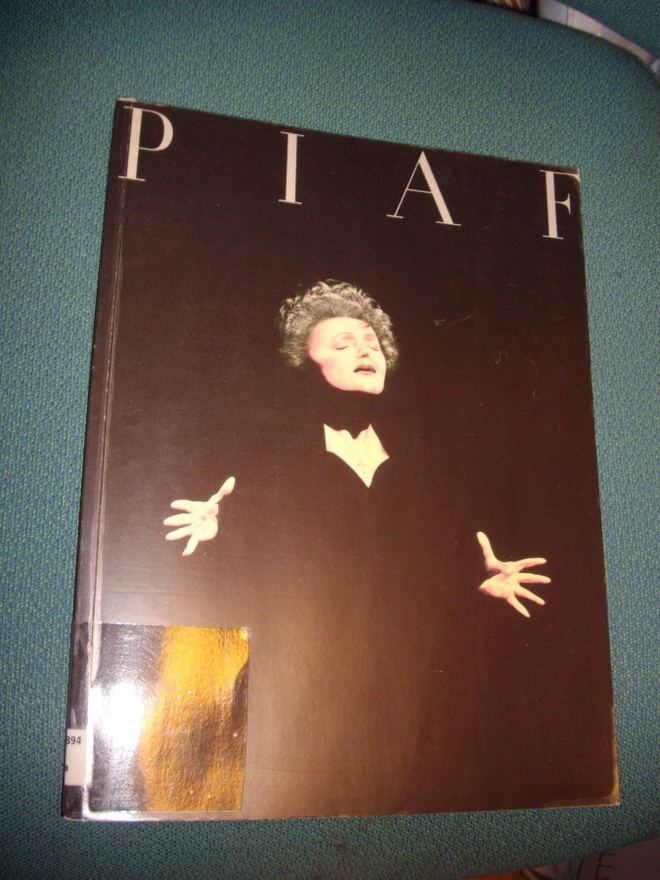 EDITH PIAF biography + music section (kirja) Sis.postikulut