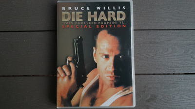 DVD: Die Hard -Vain Kuolleen Ruumini Yli 2xDVD Special Editi