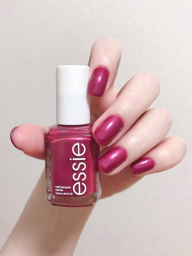 Essie kynsilakka Gossip n Spill