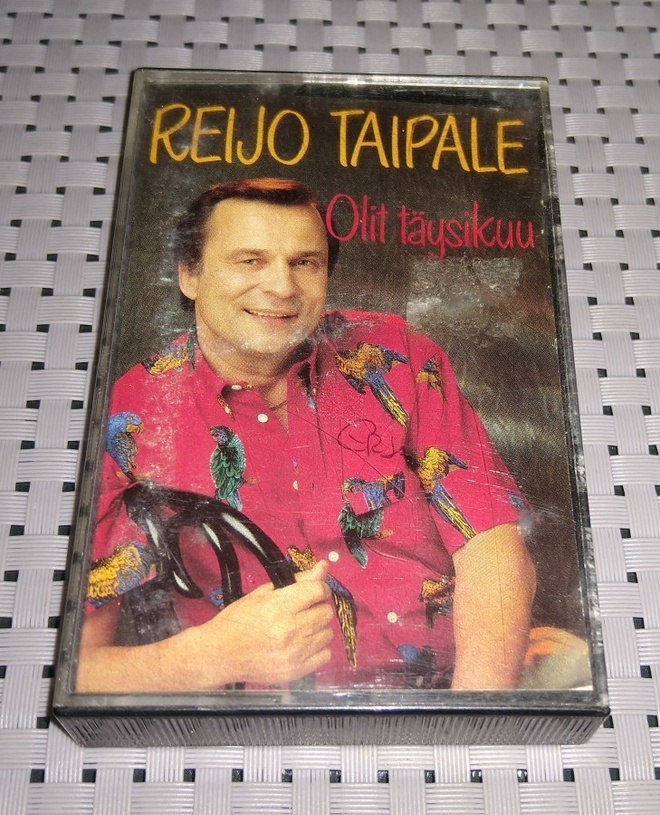 REIJO TAIPALE OLIT TÄYSIKUU  C-KASETTI