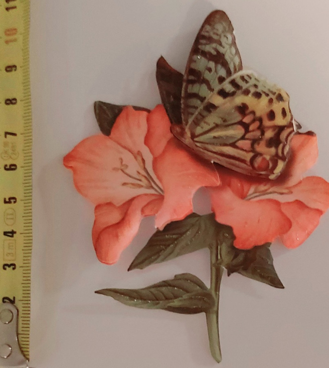 3D-KORTTIKUVA "Perhonen punaisen kukan oksalla"