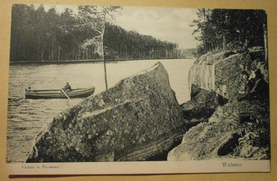 Vanha Valamo, kaksi munkkia rannalla, yksi soutamassa, ei p.