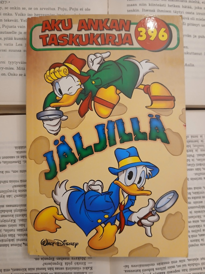 Aku Ankan taskukirja 396: Jäljillä (pokkari)
