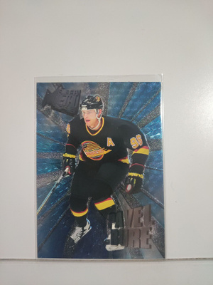 1995-96 Fleer Metal - Heavy Fleer Metal #1 Pavel Bure