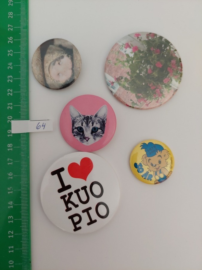 pinssi rintamerkki paketti nro 64 :  5 kpl erilaiset