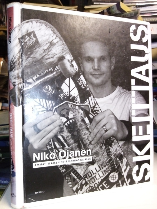 Niko Ojanen :  Skeittaus ( SIS POSTIKULU)