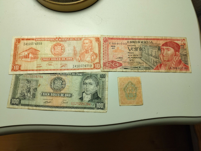 4 kpl ulkomaisia seteleitä (Mexico, Peru, Venäjä)