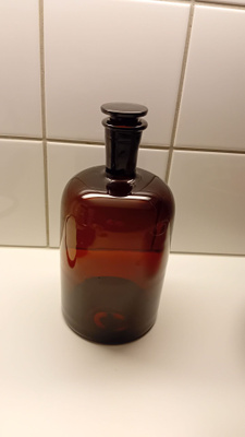 Vanha apteekkipullo