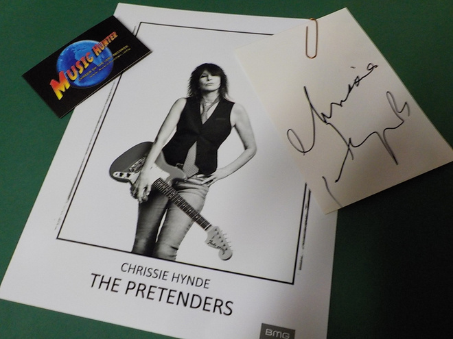 CHRISSIE HYNDE NIMMARI + B/W KUVA