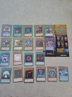 20 kpl Yu-Gi-Oh kortteja