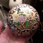Cloisonne korulipas. Kuin kullattu pinta . Upea - pikkukuva 2