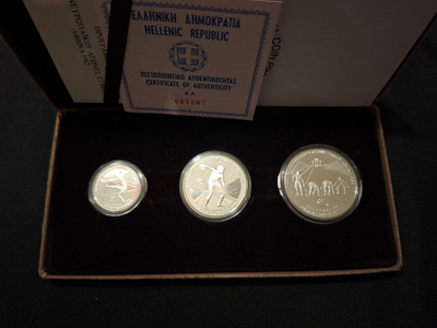 Kreikan 100, 250 ja 500 drachman Hopeasetti 1982 .900 Hopeaa