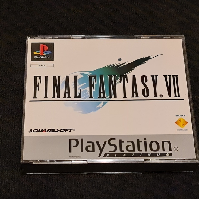 Playstation 1 - peli / FINAL FANTASY VII