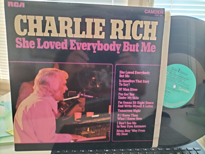 CHARLIE RICH, She loved everybody but me, LP UK -74 UPEA !!