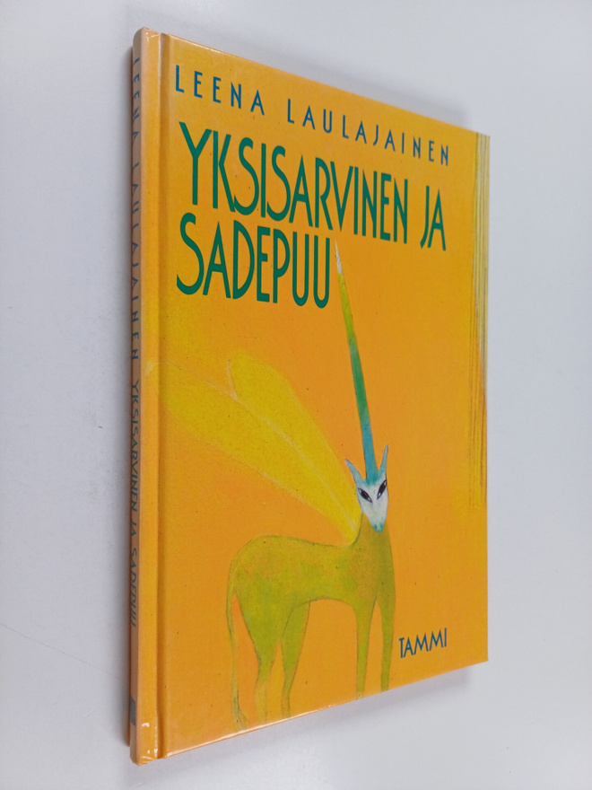 Leena Laulajainen : Yksisarvinen ja sadepuu