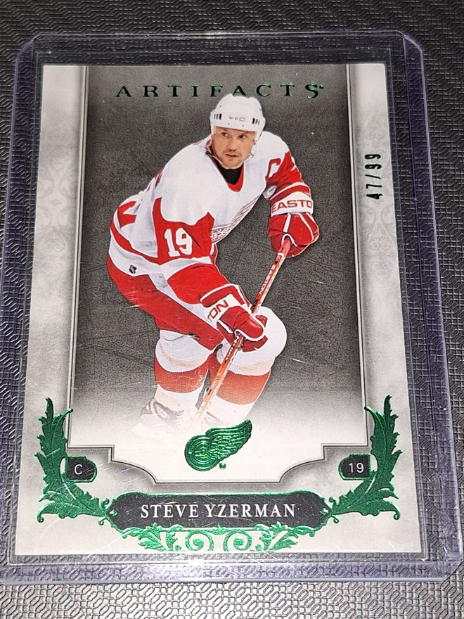 Steve Yzerman 2018-19 Artifacts Legends green Parallel /99