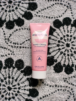 ~Oriflame Essentials käsivoide~