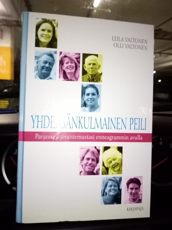 Valtonen : Yhdeksänkulmainen peili ( SIS POSTIKULU)