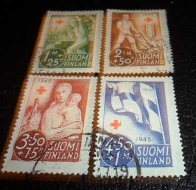 LAPE 291.292.293.294 PUNAINEN RISTI 1945 LEIMATTUNA