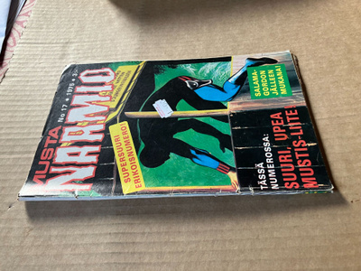 MUSTANAAMIO 17/1975